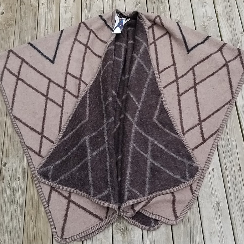 Anthropologie Do Everything With Love poncho